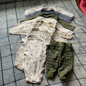 🍒🍒 Lot of 3-6m boys: 8 long sleeve onesies, 1 short sleeve, 1 pants
